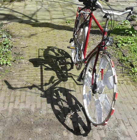 "Prayer Wheels" (Gebeds twee-wieler) by Carmen McGlinn and Sonja van Kerkhoff for the "Velo-Signatuur" Leiden art bicycle route